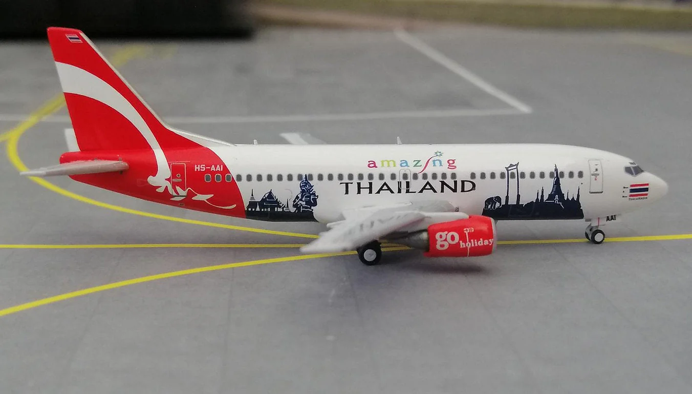 *1/400 AirAsia B 737-300 “Amazing Thailand” Miniature Models M4FD733A