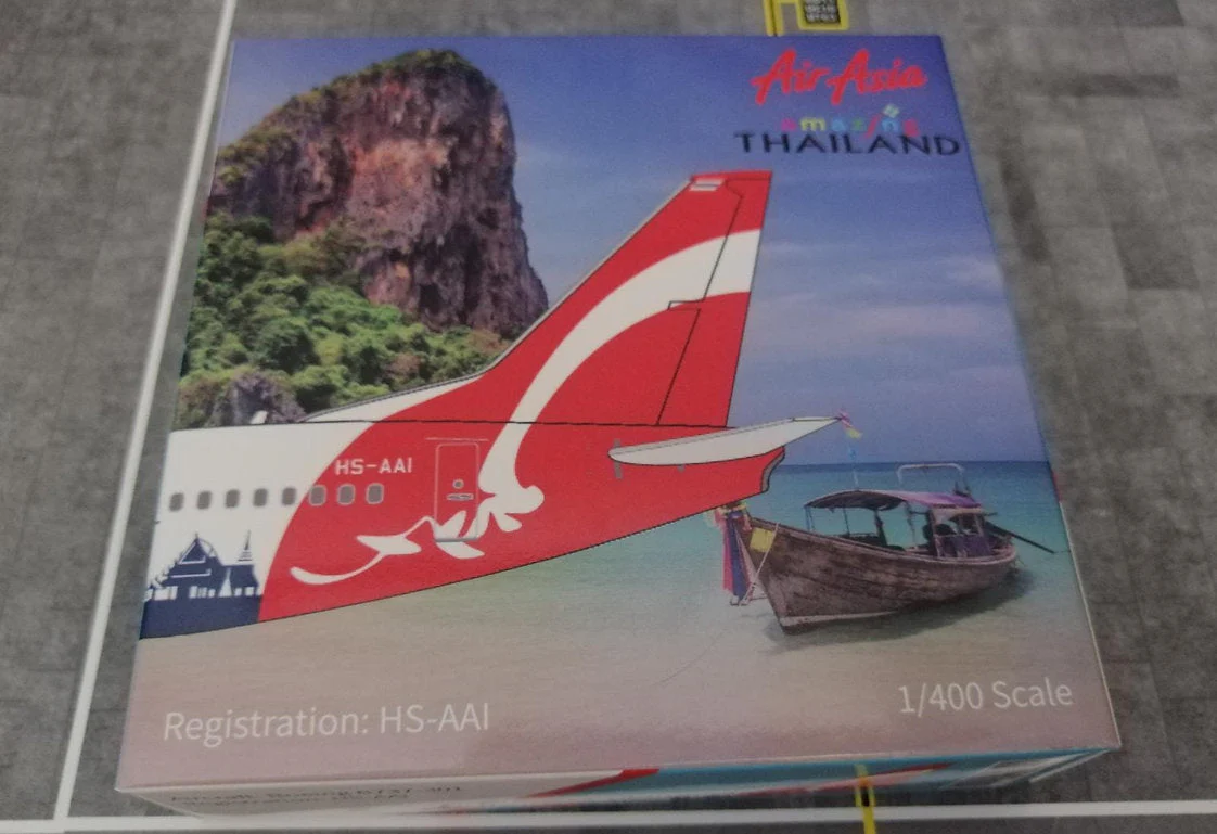 *1/400 AirAsia B 737-300 “Amazing Thailand” Miniature Models M4FD733A - Image 4