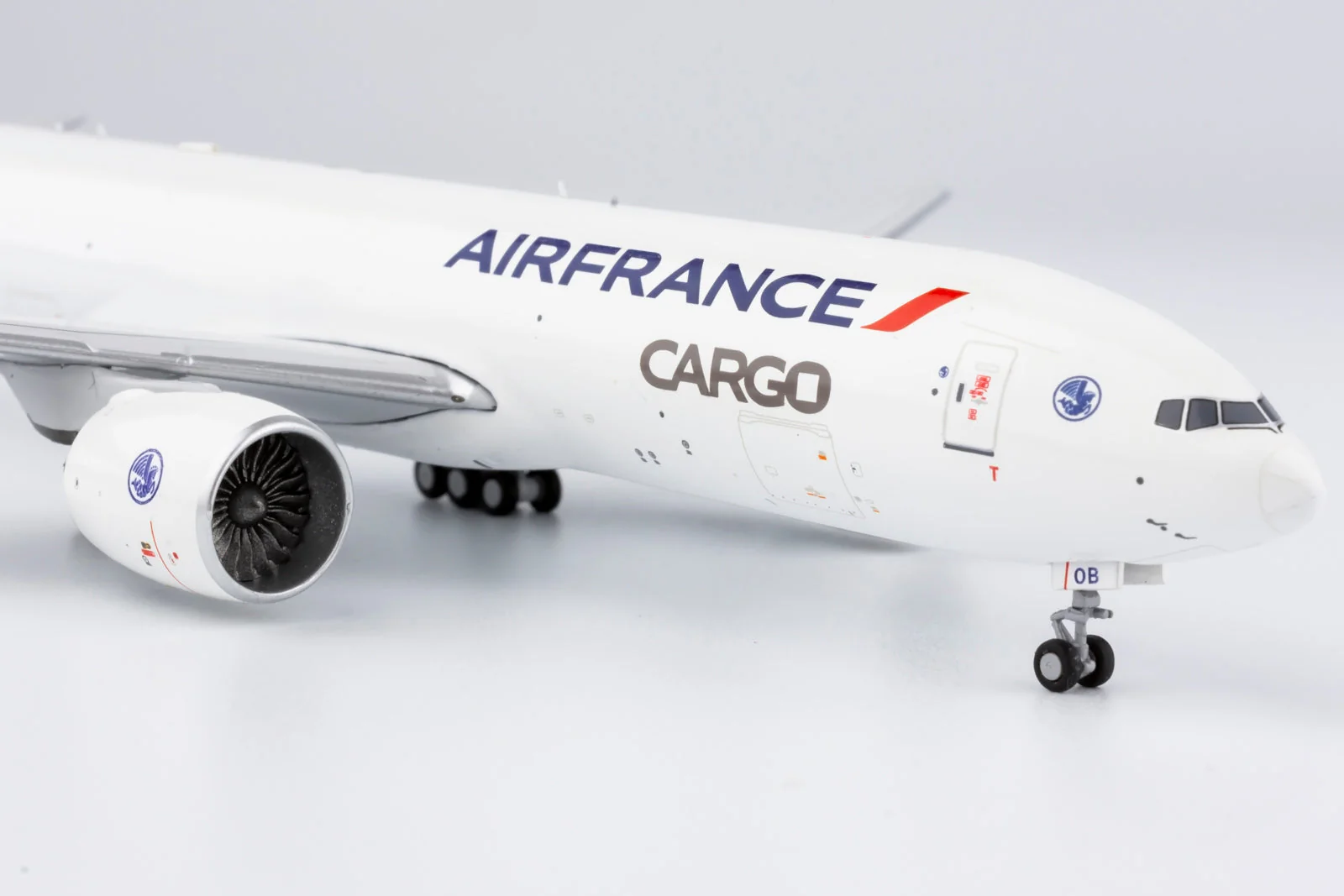 * 1/400 Air France Cargo B 777F NG Models 72012 - Image 7
