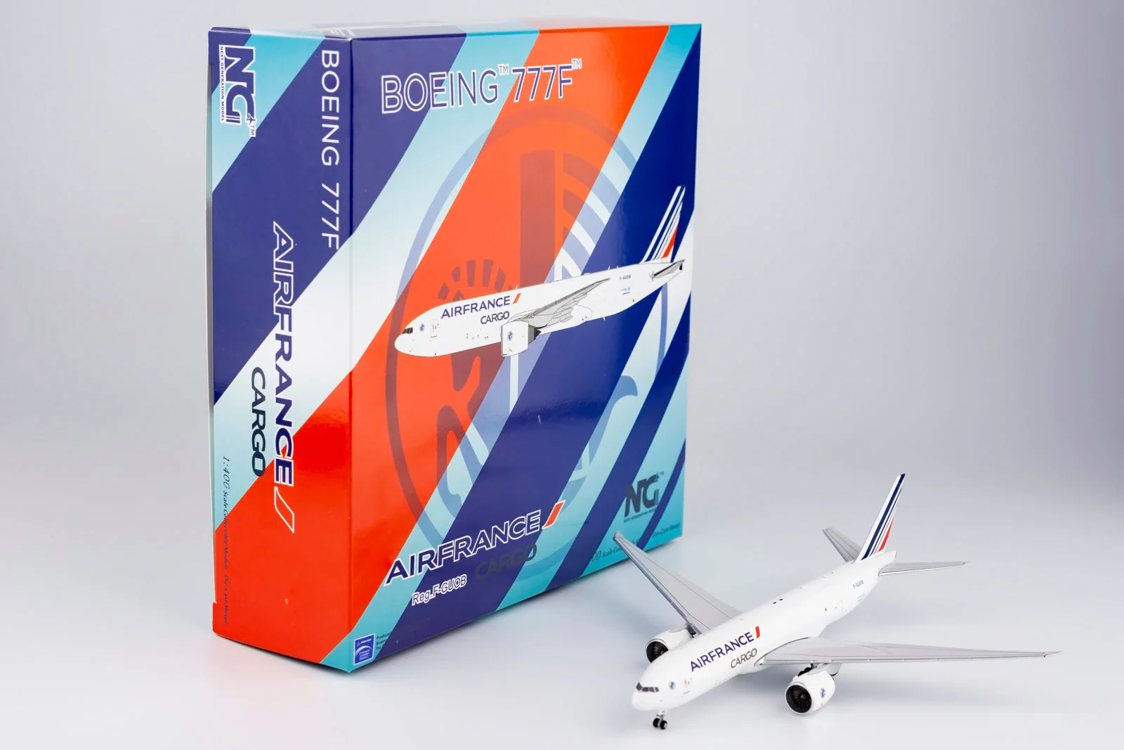 * 1/400 Air France Cargo B 777F NG Models 72012 - Image 8