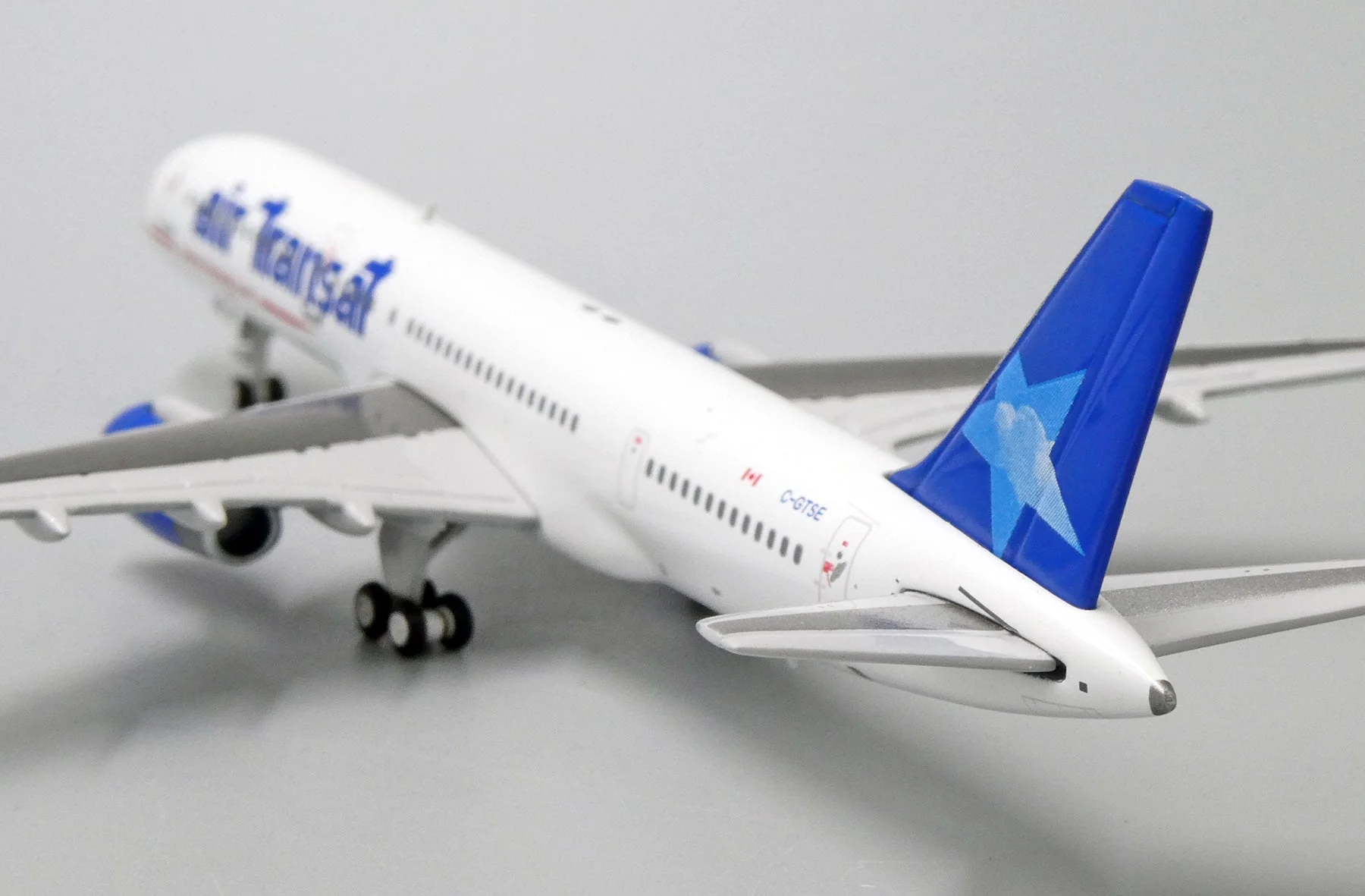 *1/400 Air Transat B 757-200 "60th Anniversary" JC Wings JC4TSC207 - Image 10
