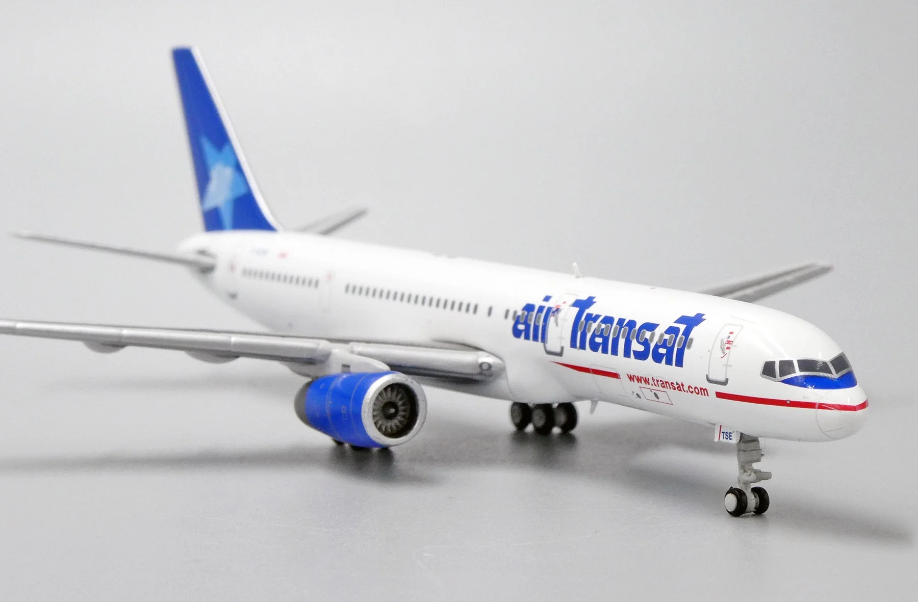 *1/400 Air Transat B 757-200 "60th Anniversary" JC Wings JC4TSC207 - Image 9