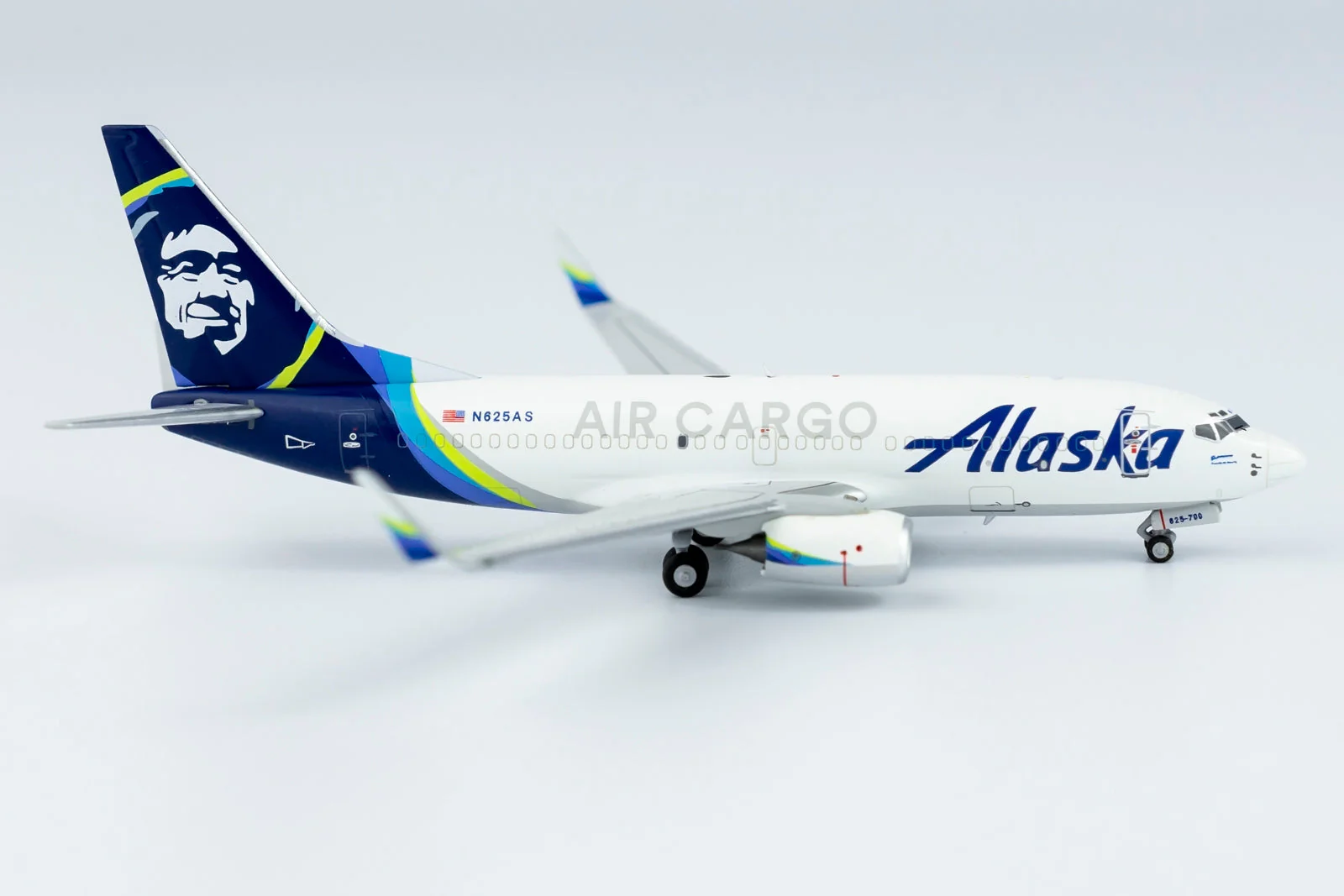 *1/400 Alaska Air Cargo B 737-700/w NG Models 77018 - Image 5
