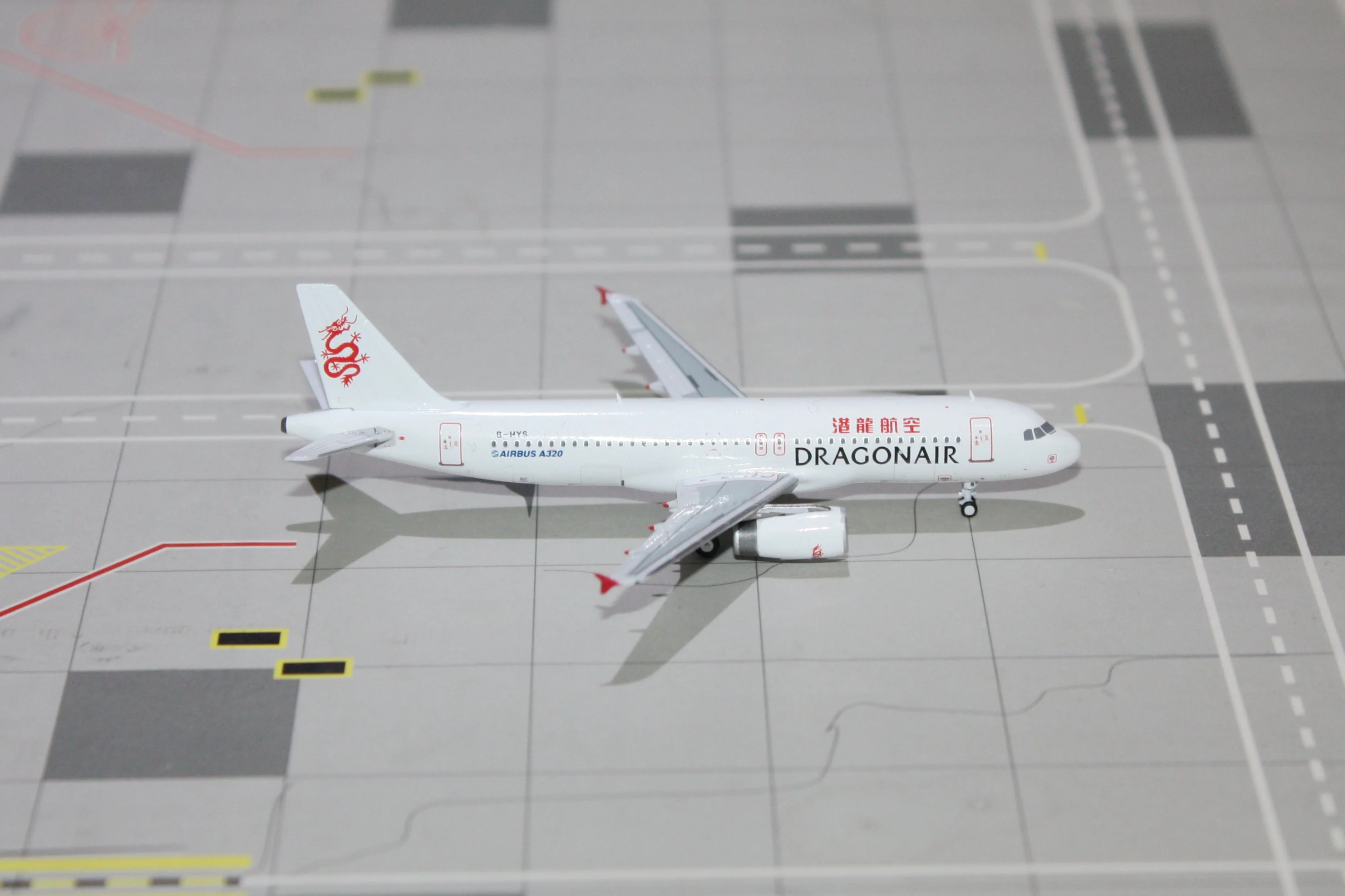 *1/400 Dragonair A320 “Last Landing in Kai Tak” Miniature Models M4KA320A - Image 2