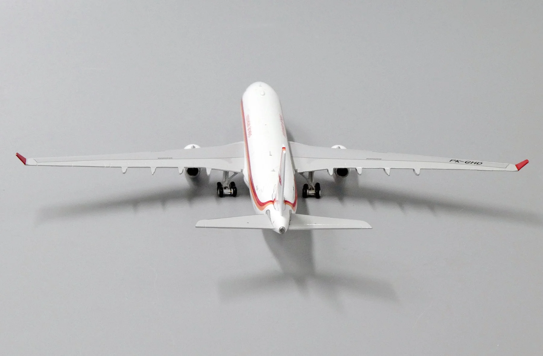 *1/400 Garuda Indonesia A330-300 "Retro Livery" JC Wings JC4GIA209 - Image 12