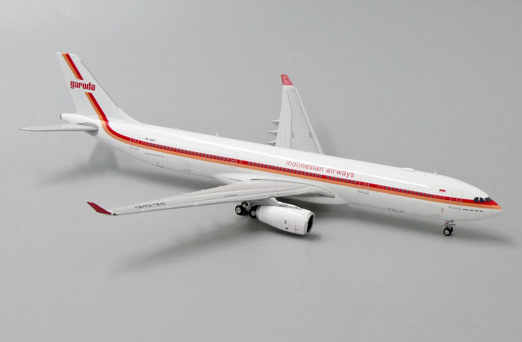 *1/400 Garuda Indonesia A330-300 "Retro Livery" JC Wings JC4GIA209 - Image 3