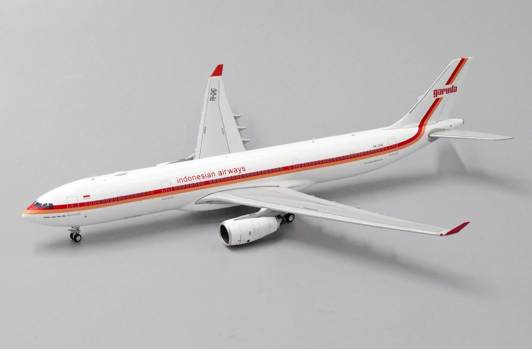 *1/400 Garuda Indonesia A330-300 "Retro Livery" JC Wings JC4GIA209 - Image 4
