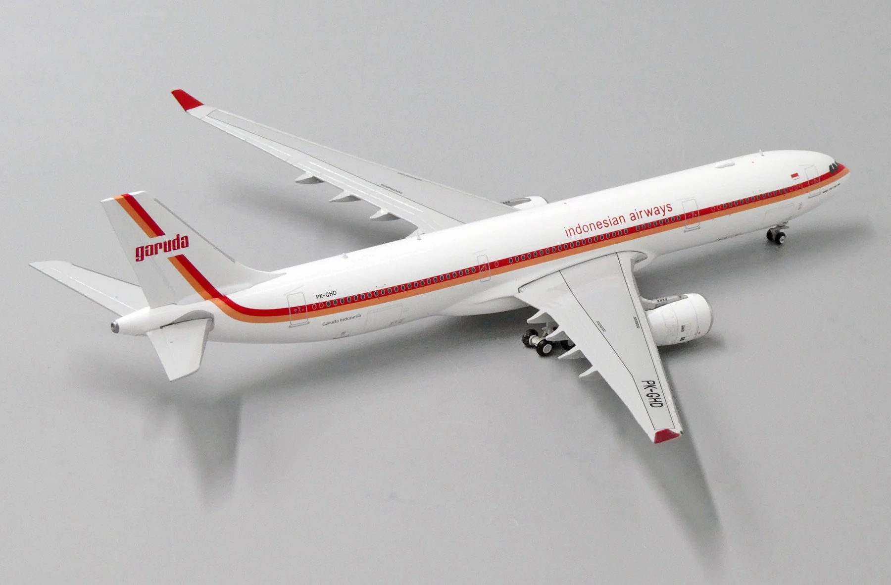 *1/400 Garuda Indonesia A330-300 "Retro Livery" JC Wings JC4GIA209 - Image 6