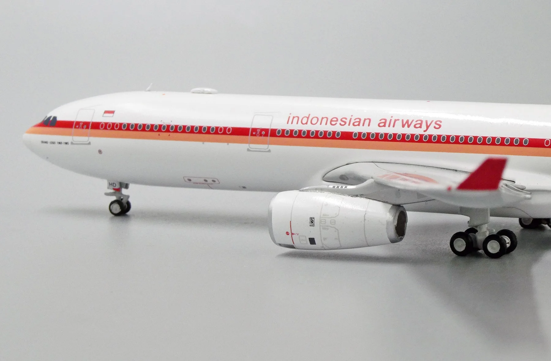 *1/400 Garuda Indonesia A330-300 "Retro Livery" JC Wings JC4GIA209 - Image 9
