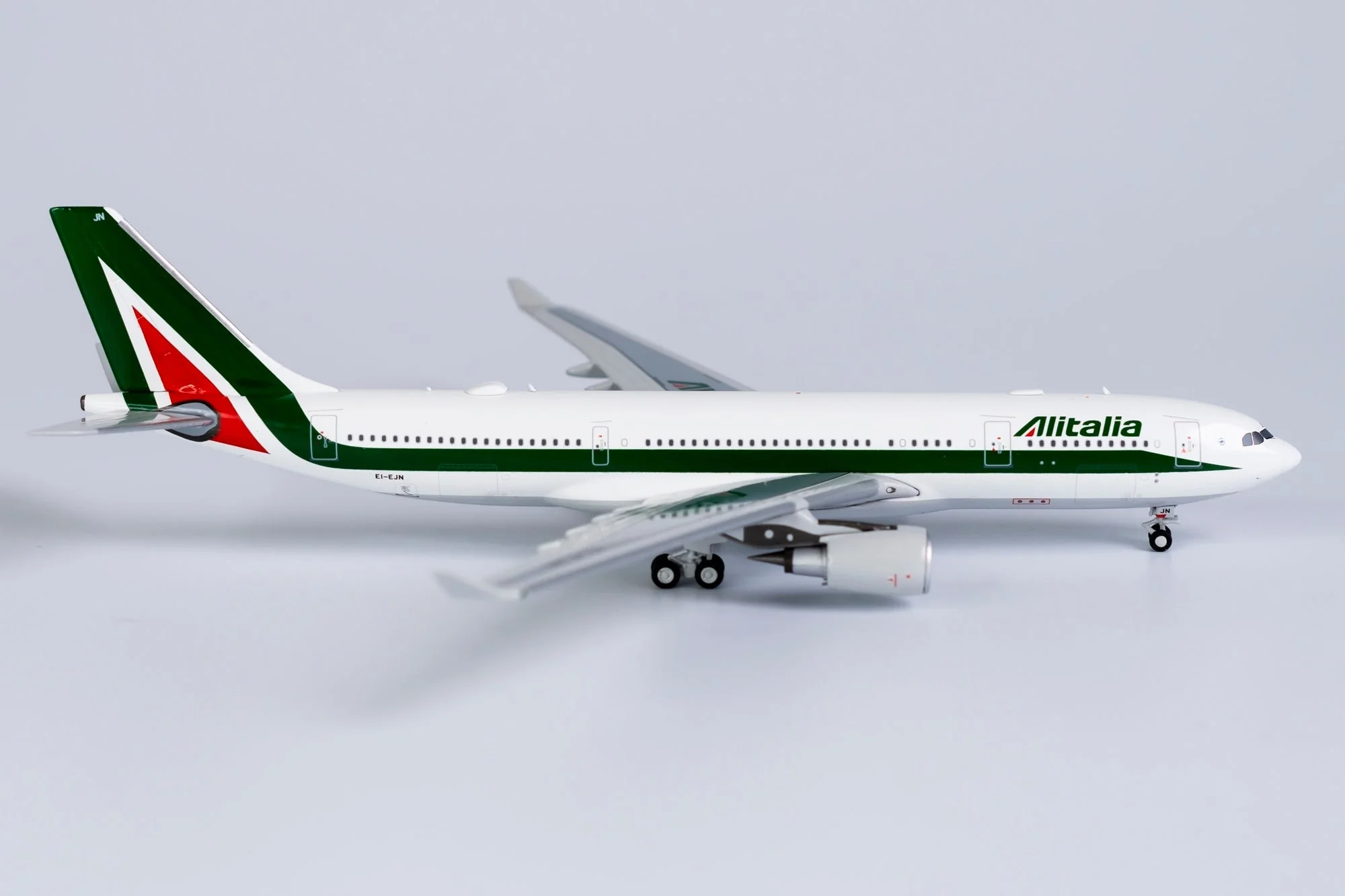 *1/400 ITA Airways A330-200 "operated by ITA sticker" "named Il Tintoretto" NG Models 61036 - Image 4