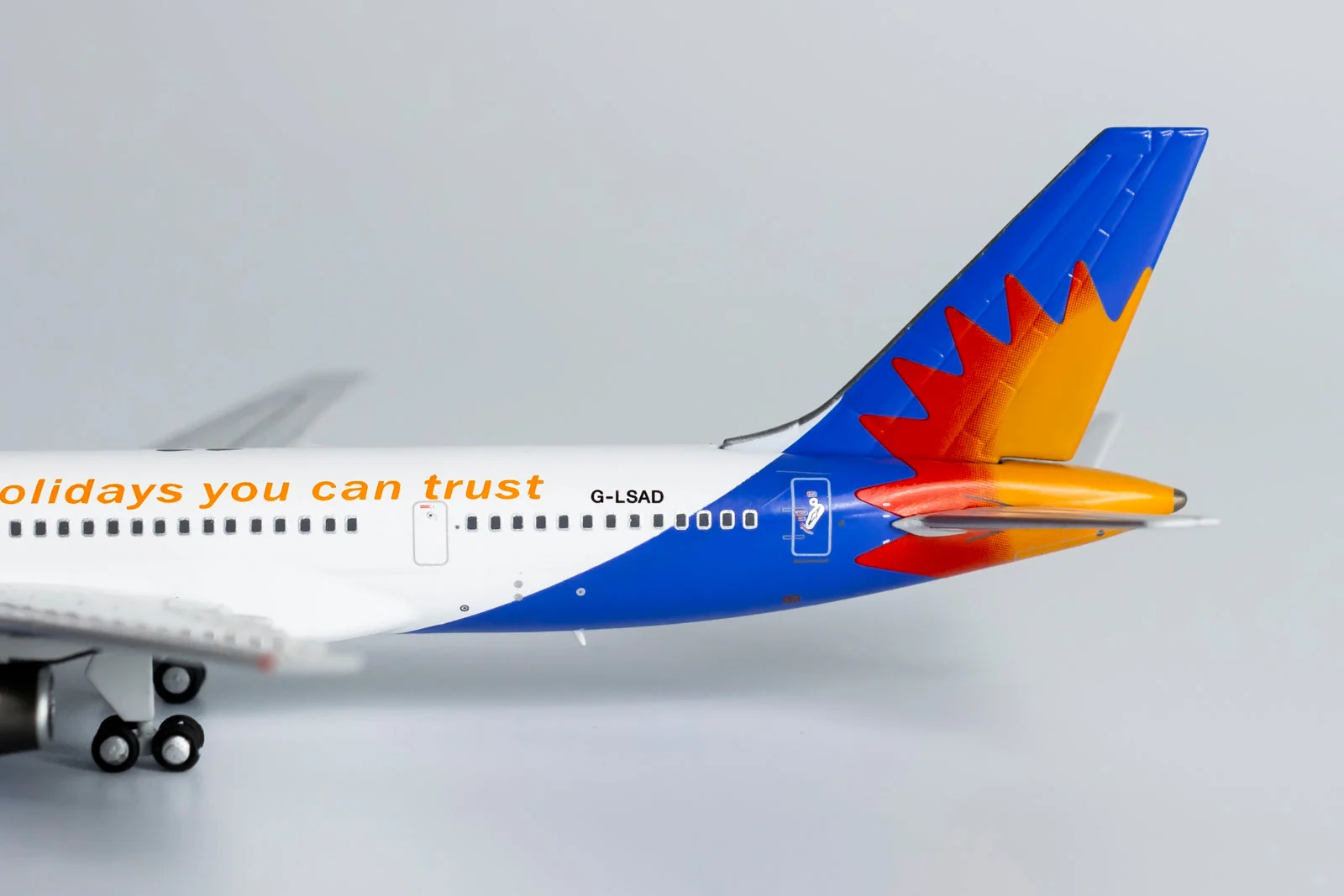 * 1/400 Jet2 Holidays B 757-200 NG Models 53183 - Image 3