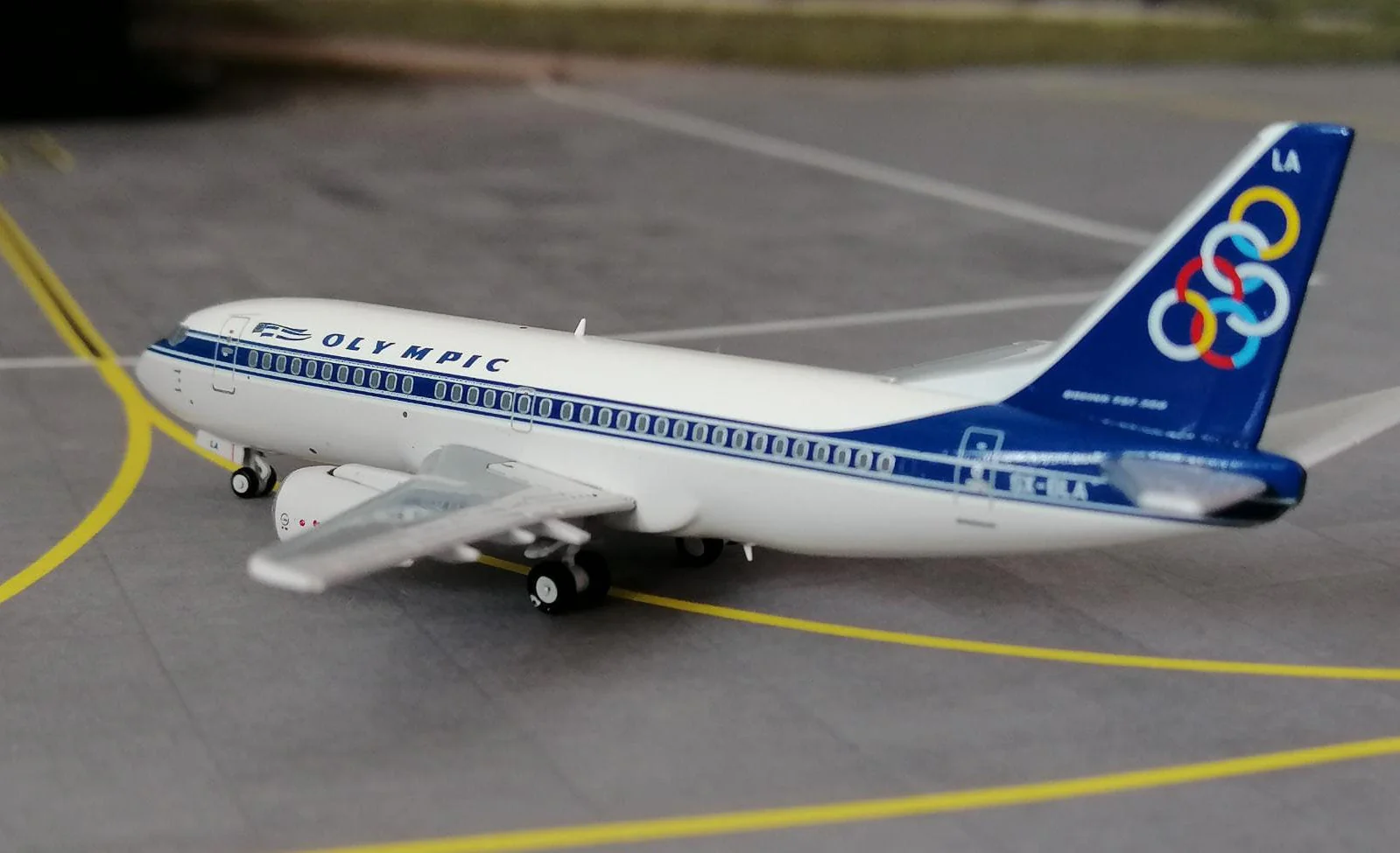 *1/400 Olympic Airlines B 737-300 Miniature Models M4OA733A - Image 2