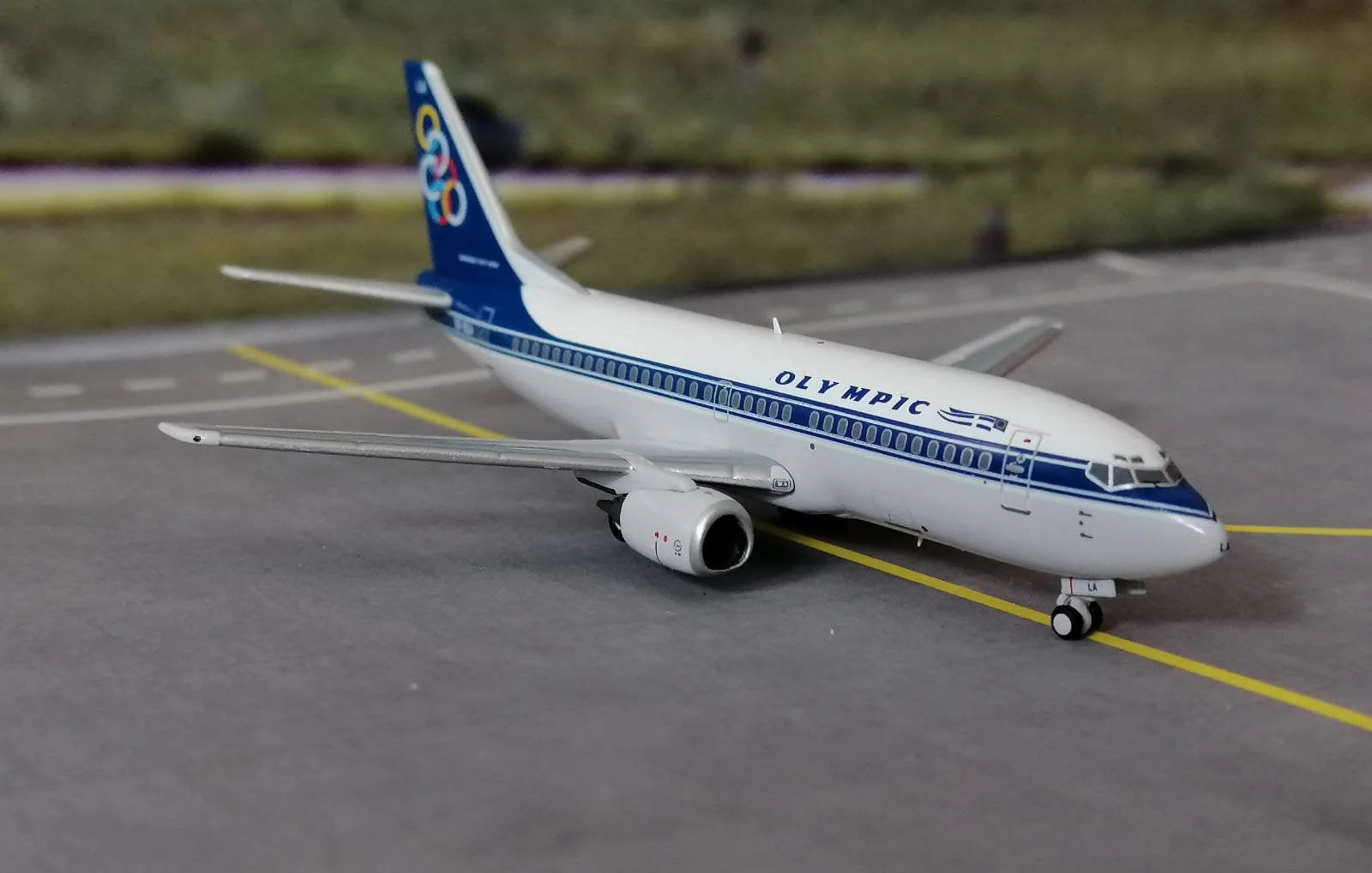 *1/400 Olympic Airlines B 737-300 Miniature Models M4OA733A - Image 3