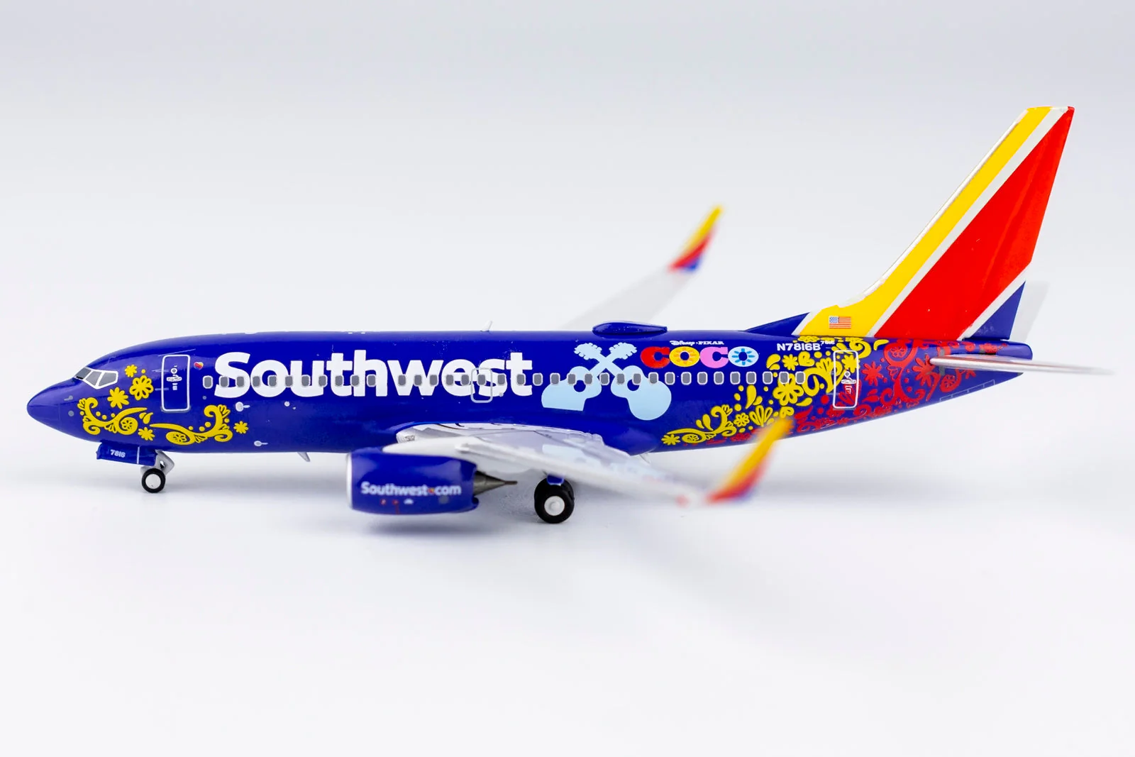 1/400 Southwest Airlines B 737-700 "Pixar Coco" NG Models 77031 - Image 2