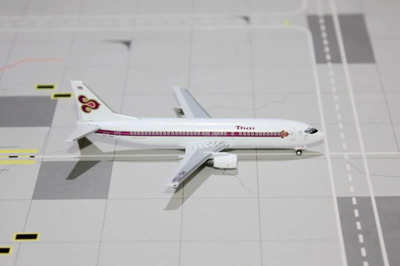 *1/400 Thai Airways B 737-400 Miniature Models M4TG734A - Image 2